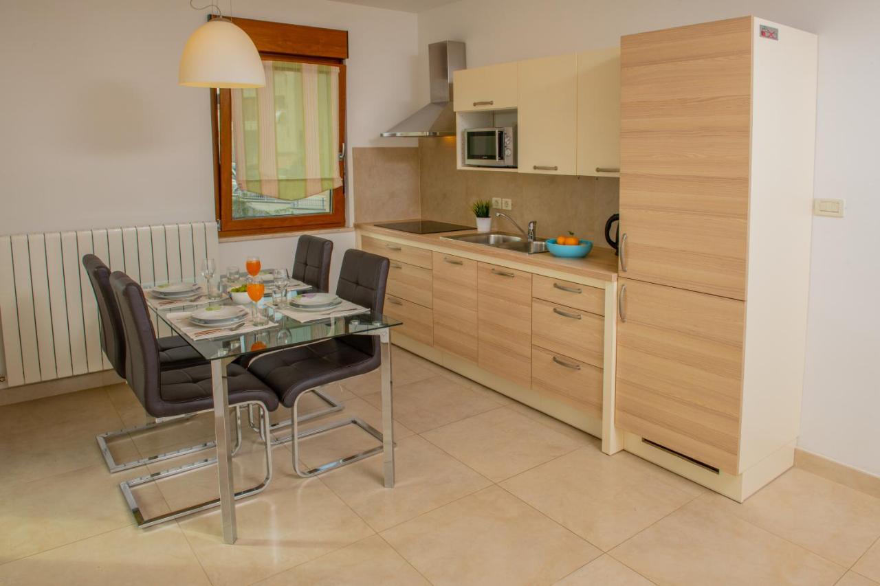 Apartments Oliva เปรมันตูรา ภายนอก รูปภาพ