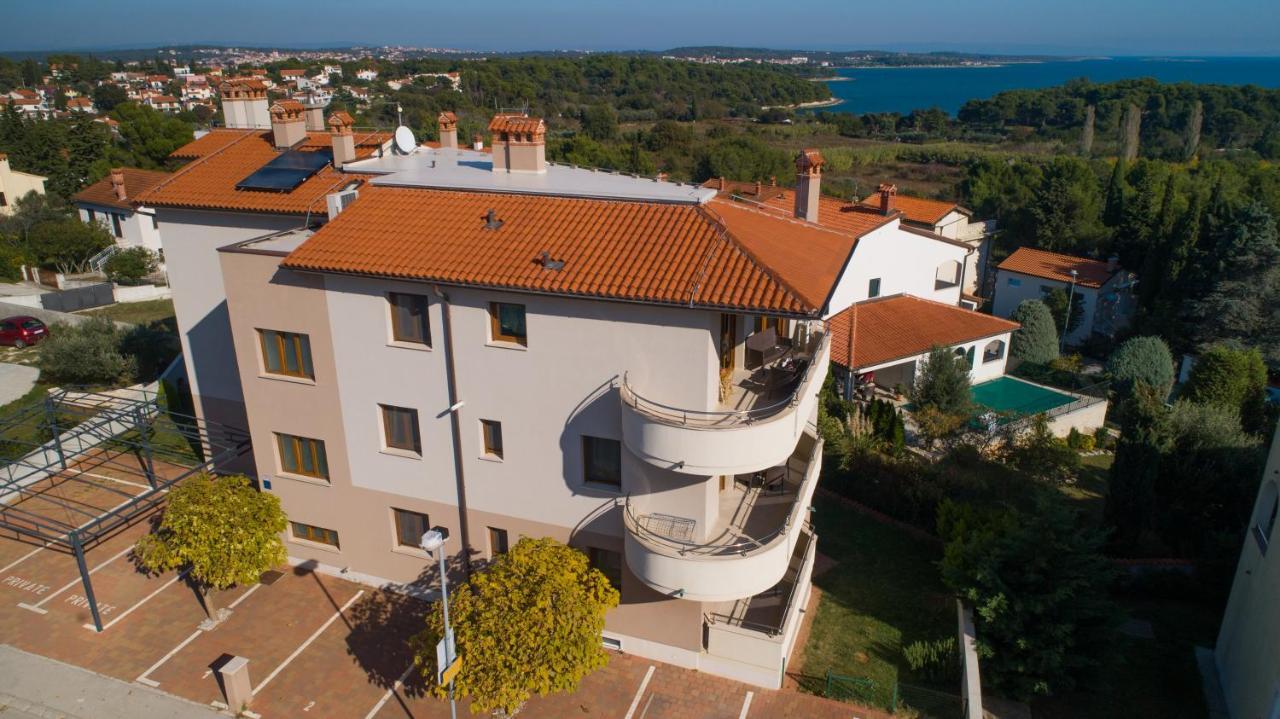 Apartments Oliva เปรมันตูรา ภายนอก รูปภาพ